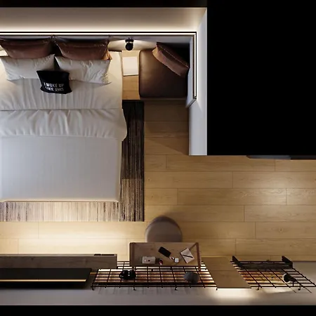 Moxy 4*