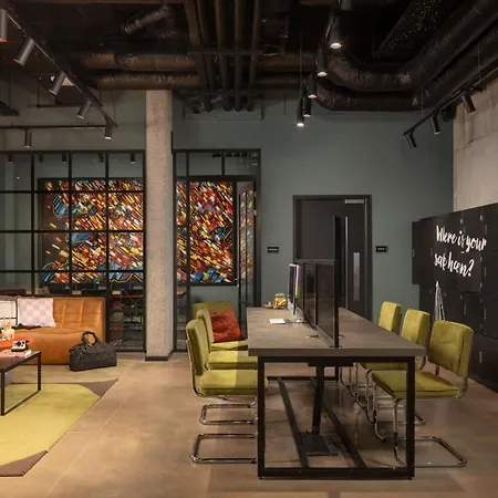 Hotell Moxy 4*