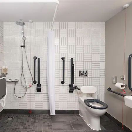 Moxy 4* Cork